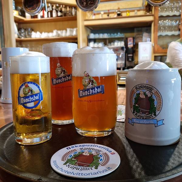 Birre alla spina  al Ristorante birreria Kapuziner, a Riva del Garda   #cucinatipica #bavarese